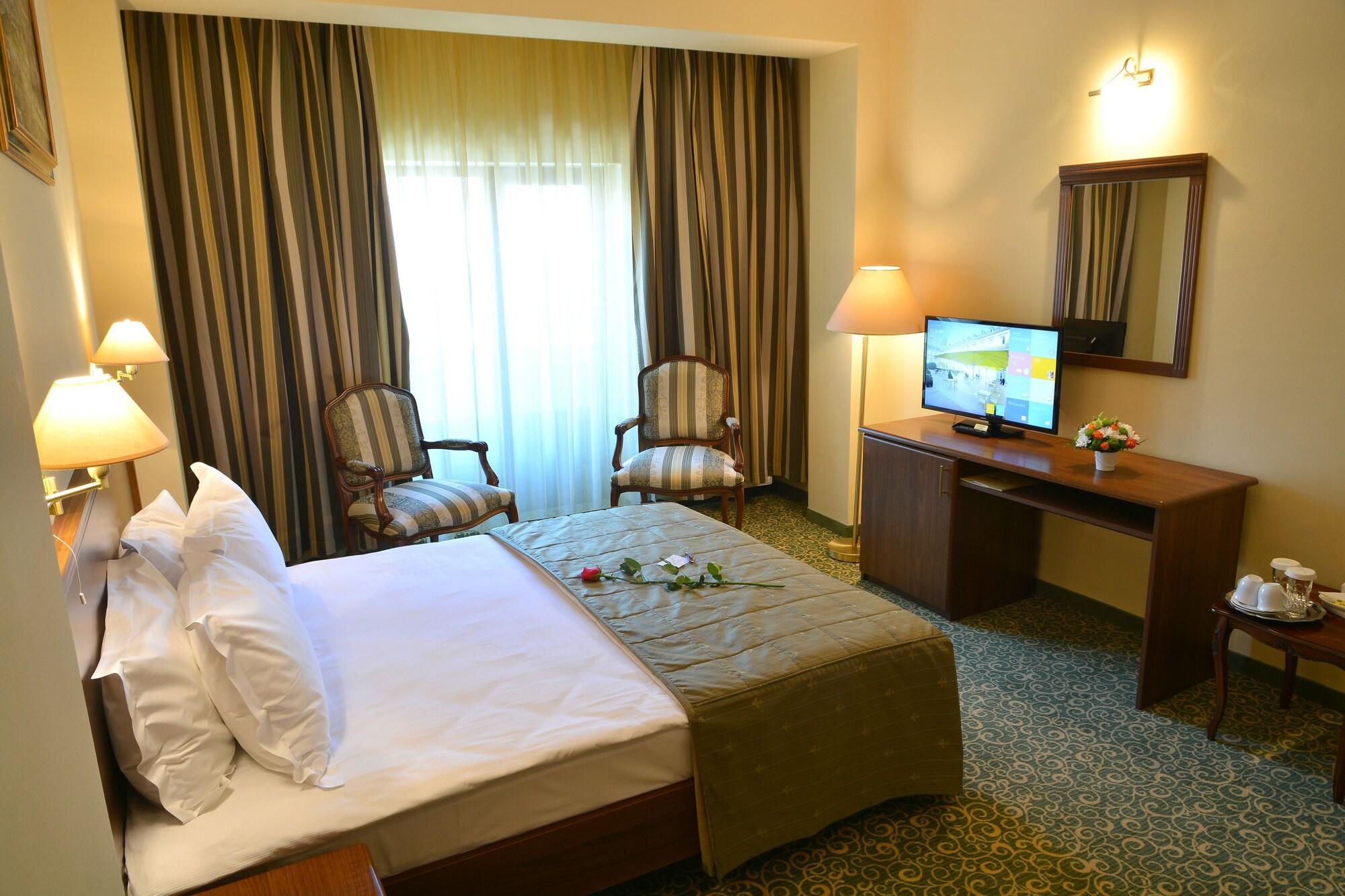 Hotel Central Ploieşti Extérieur photo
