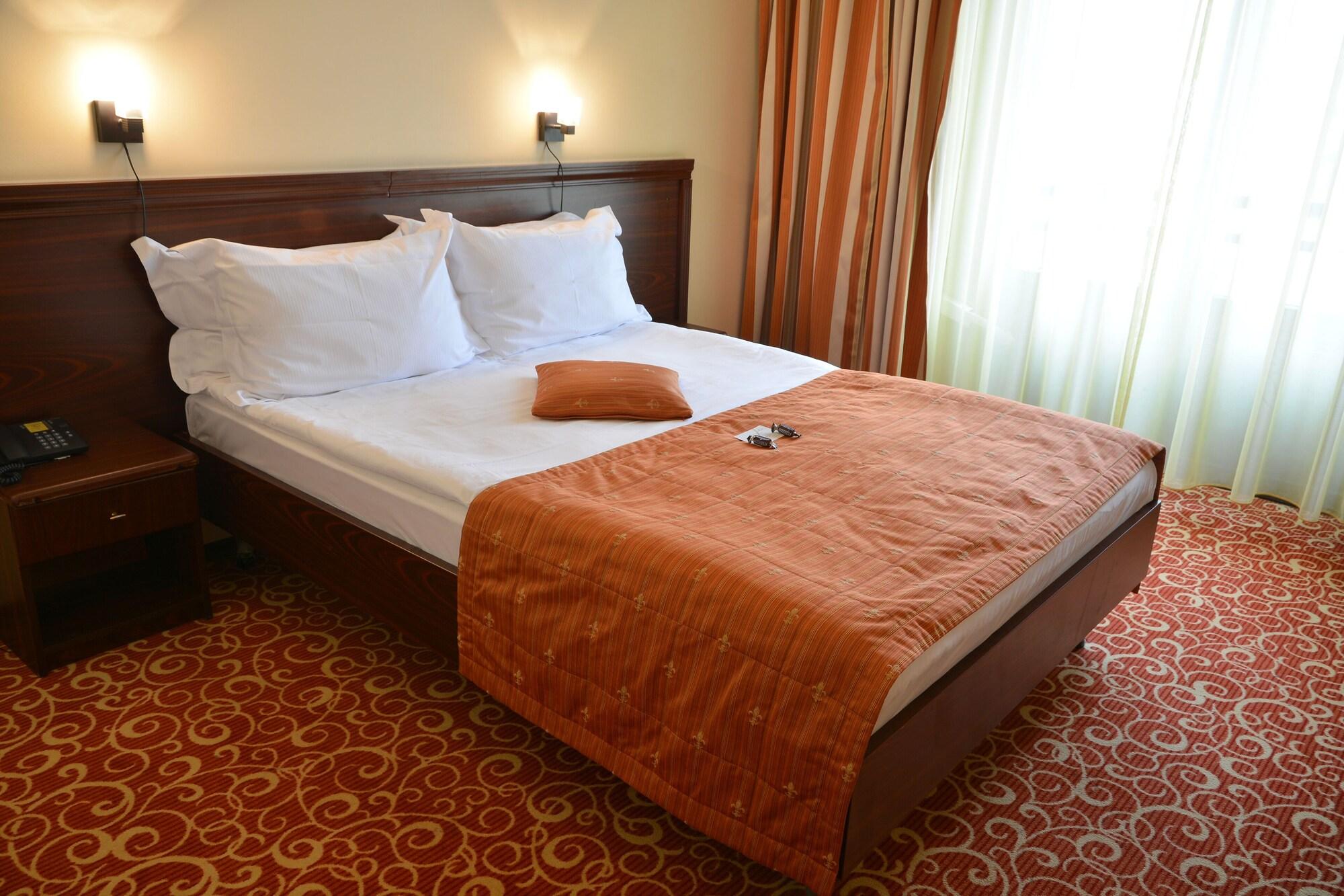 Hotel Central Ploieşti Extérieur photo