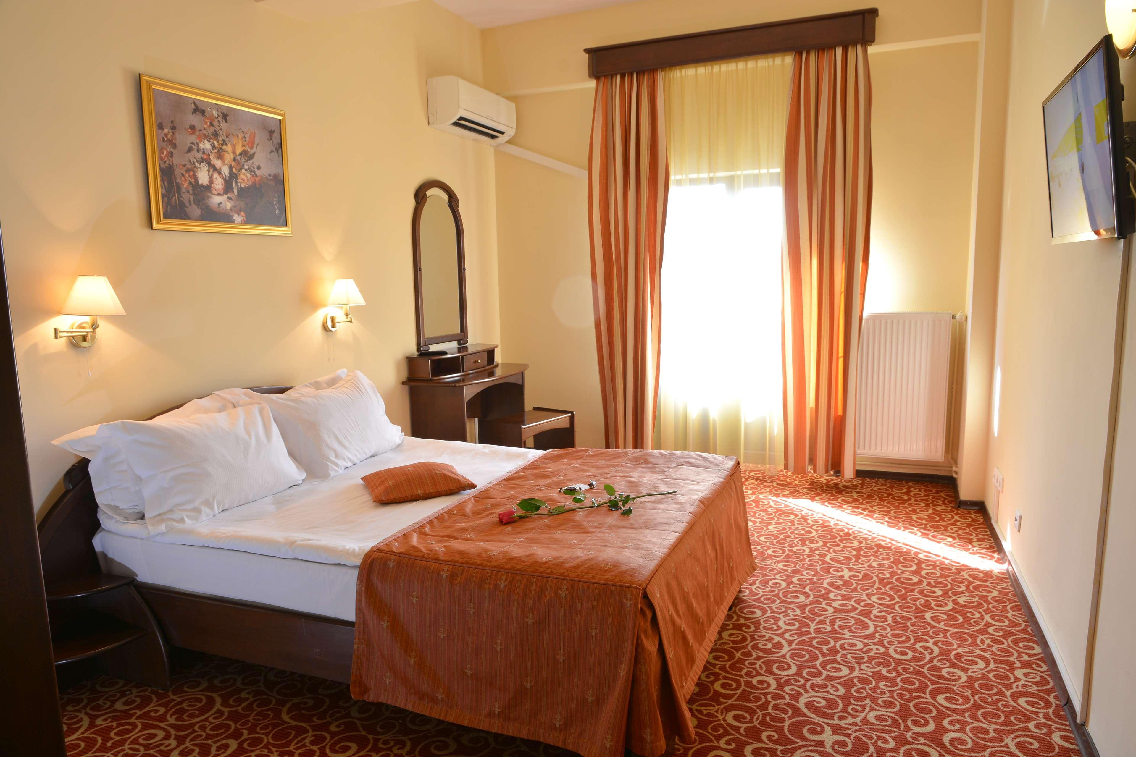 Hotel Central Ploieşti Extérieur photo