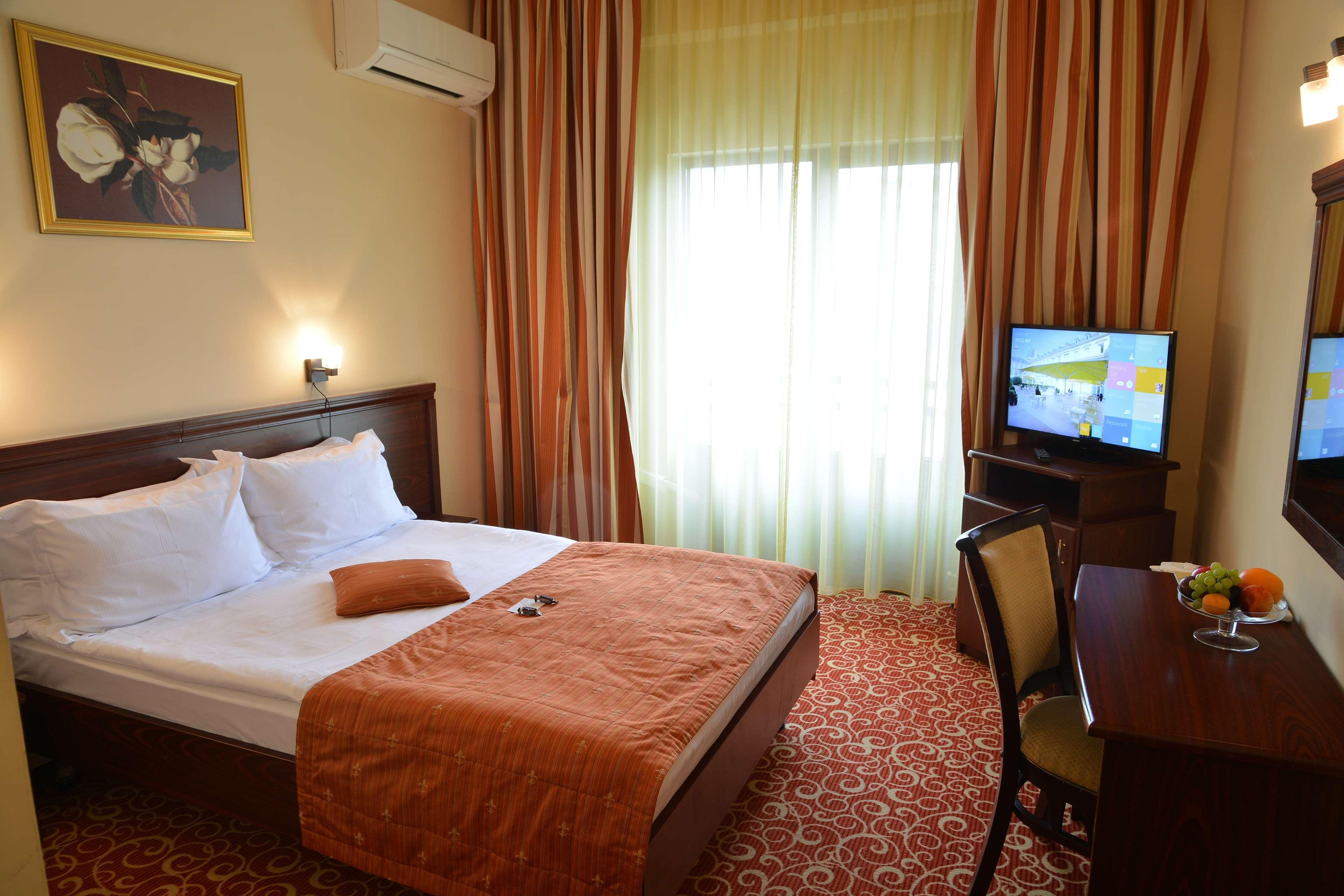 Hotel Central Ploieşti Extérieur photo
