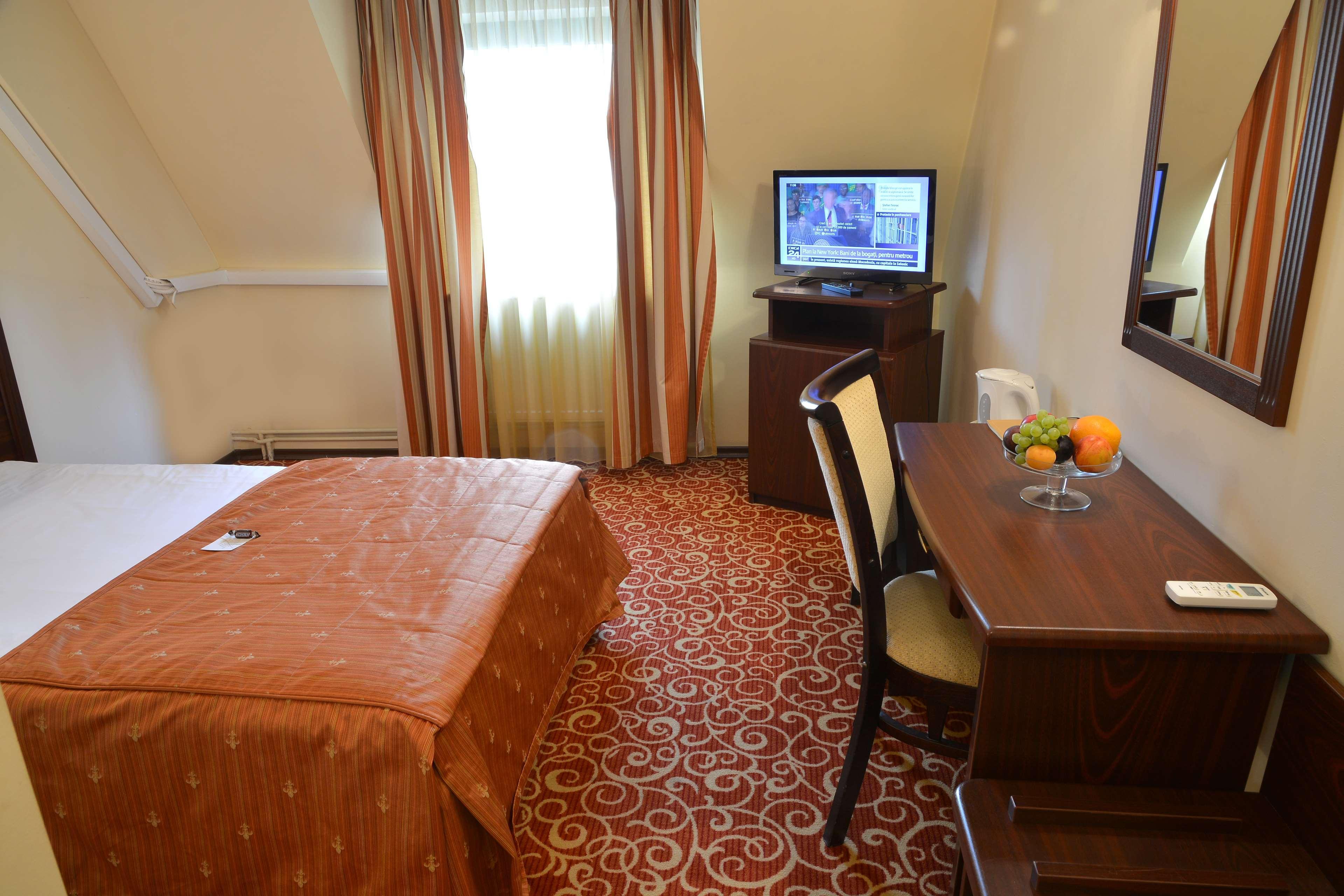 Hotel Central Ploieşti Extérieur photo