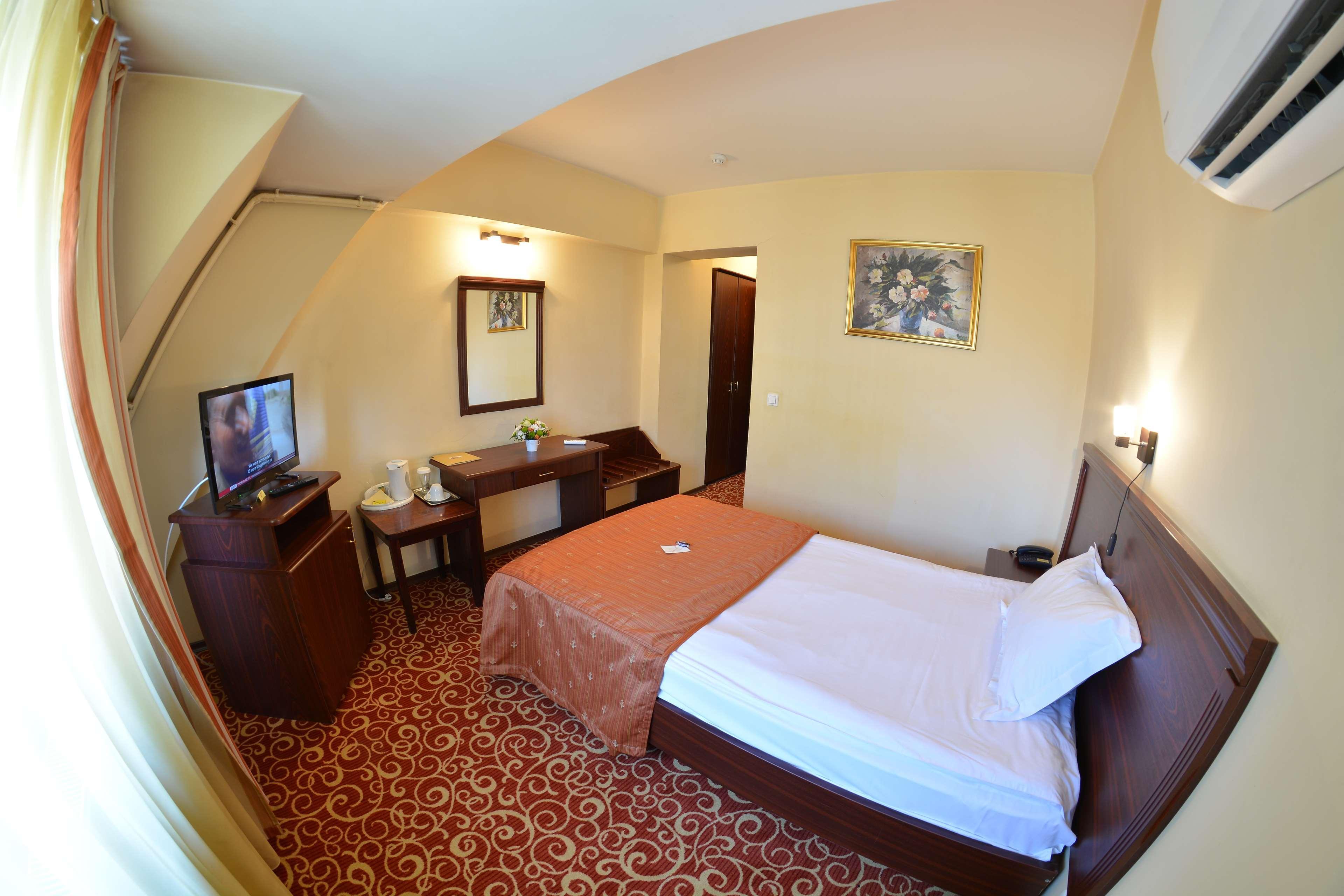 Hotel Central Ploieşti Extérieur photo