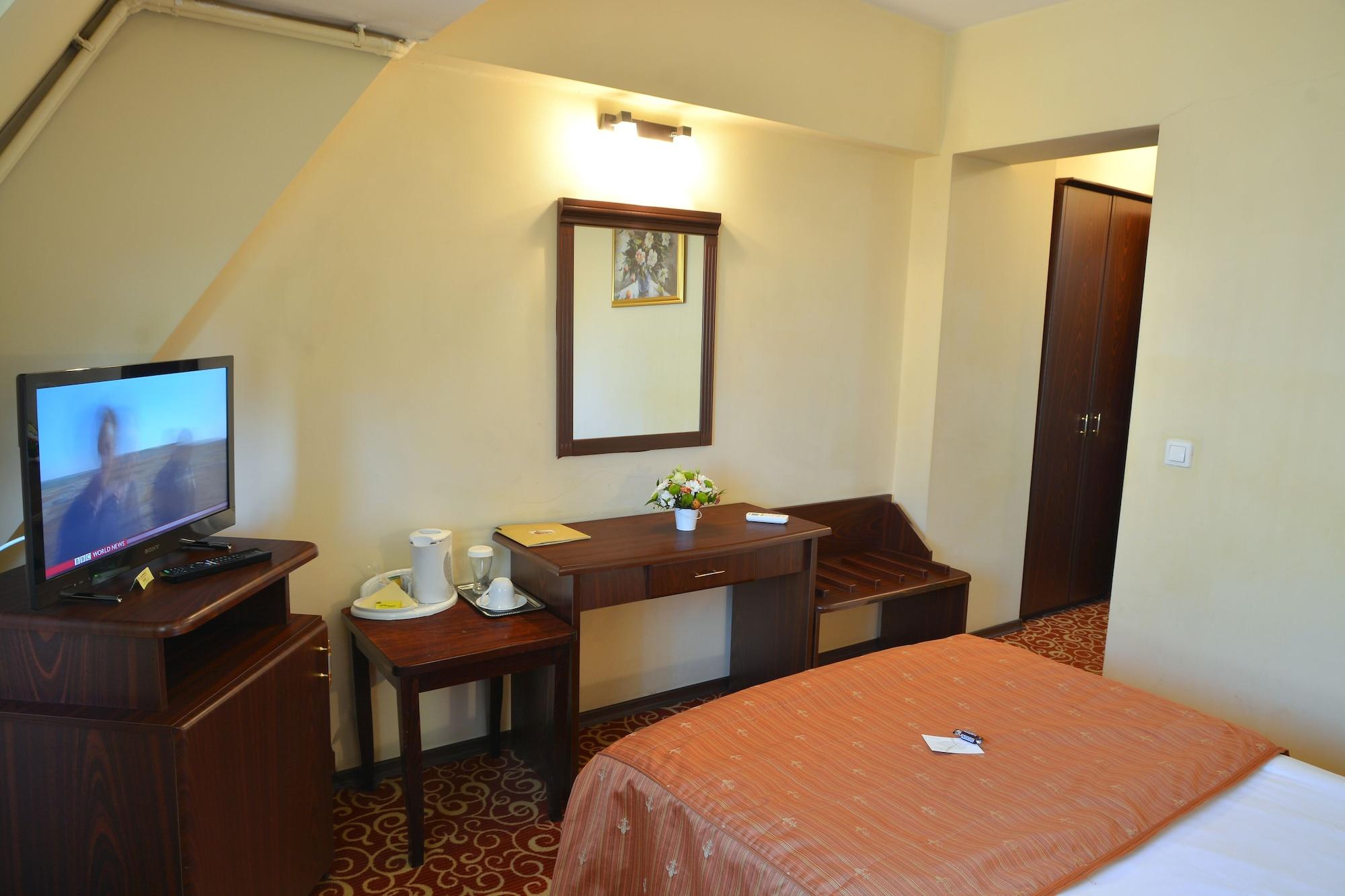 Hotel Central Ploieşti Extérieur photo