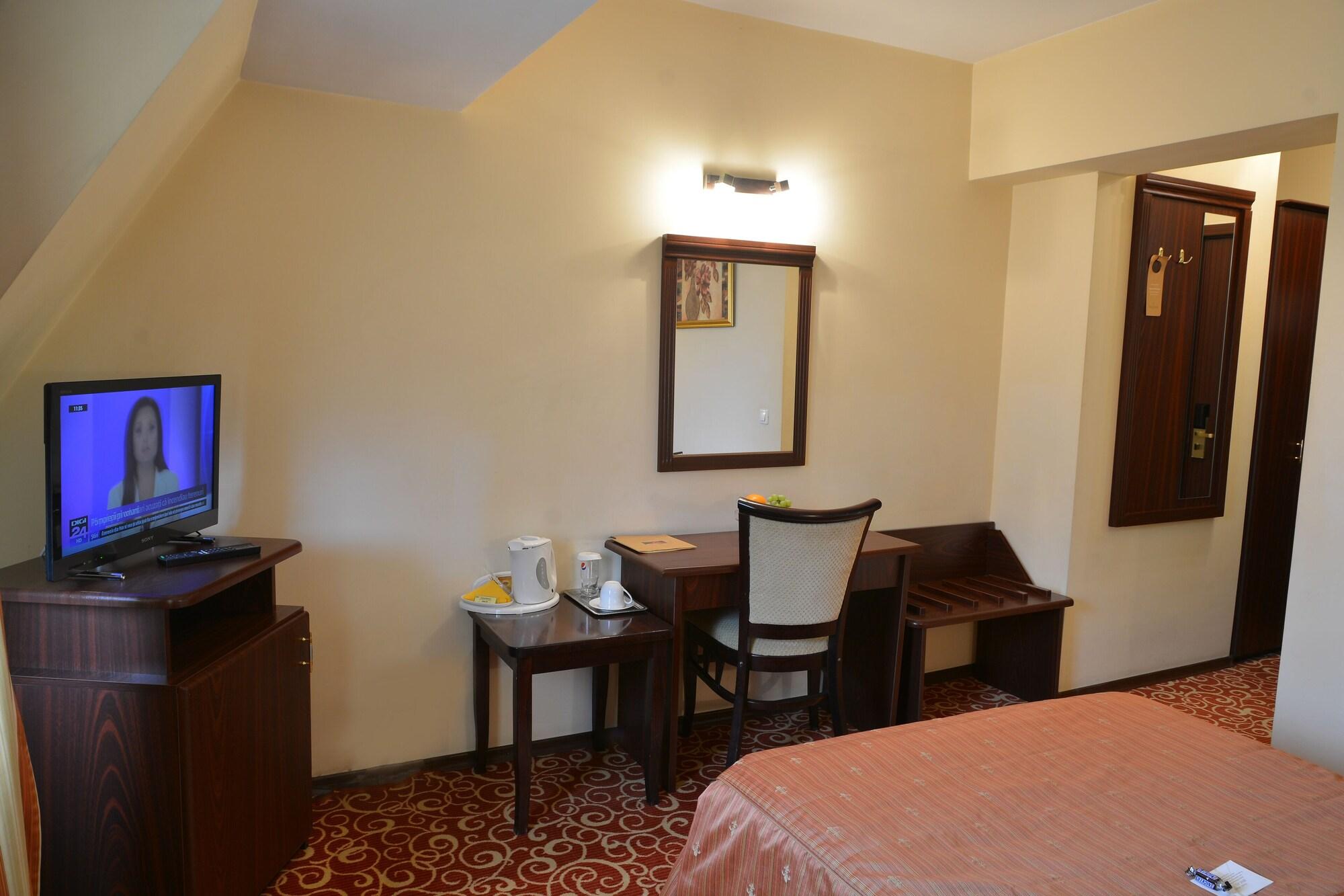 Hotel Central Ploieşti Extérieur photo