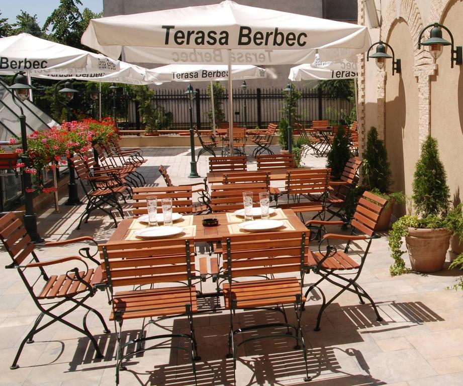 Hotel Central Ploieşti Extérieur photo