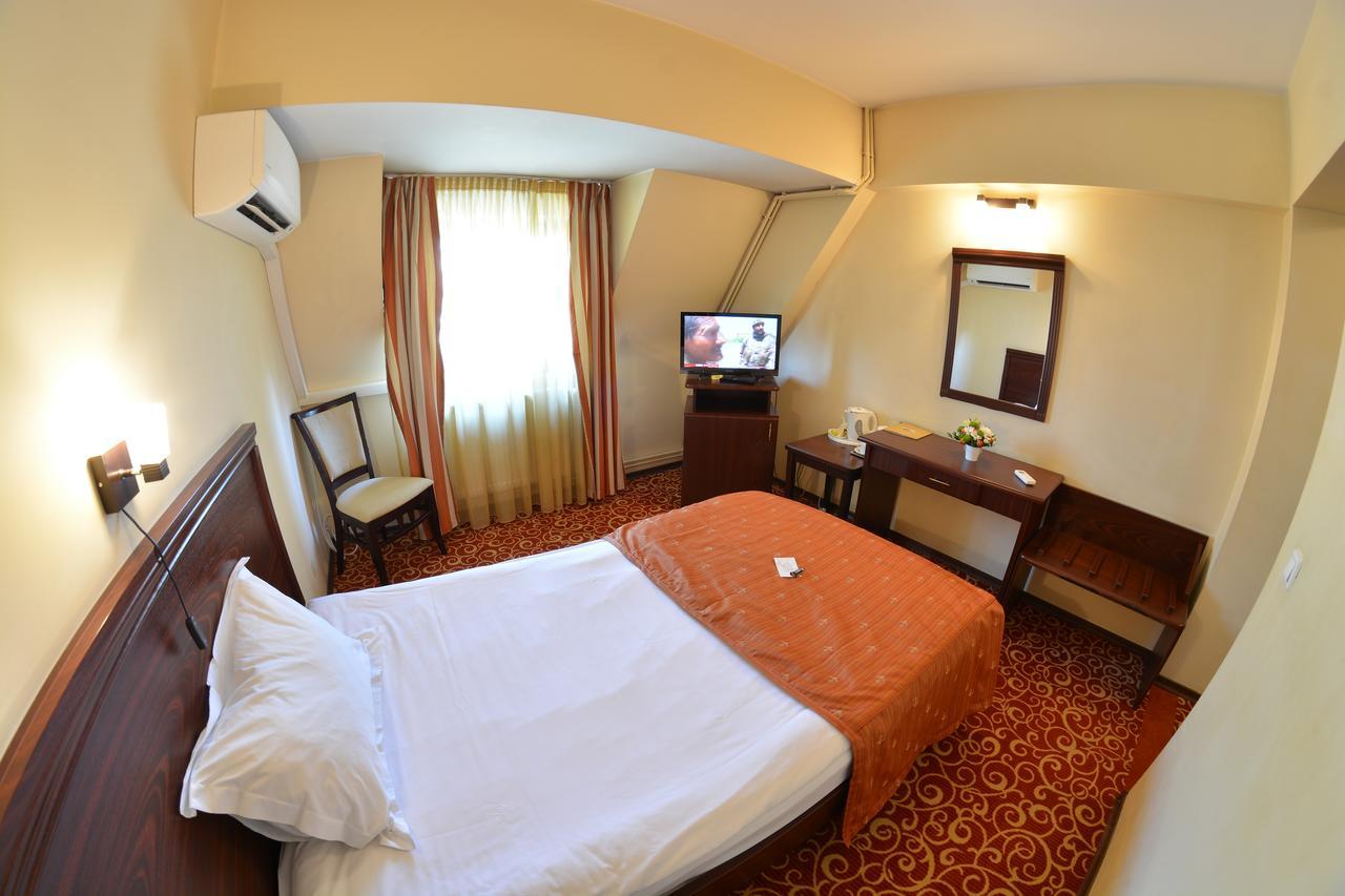 Hotel Central Ploieşti Extérieur photo