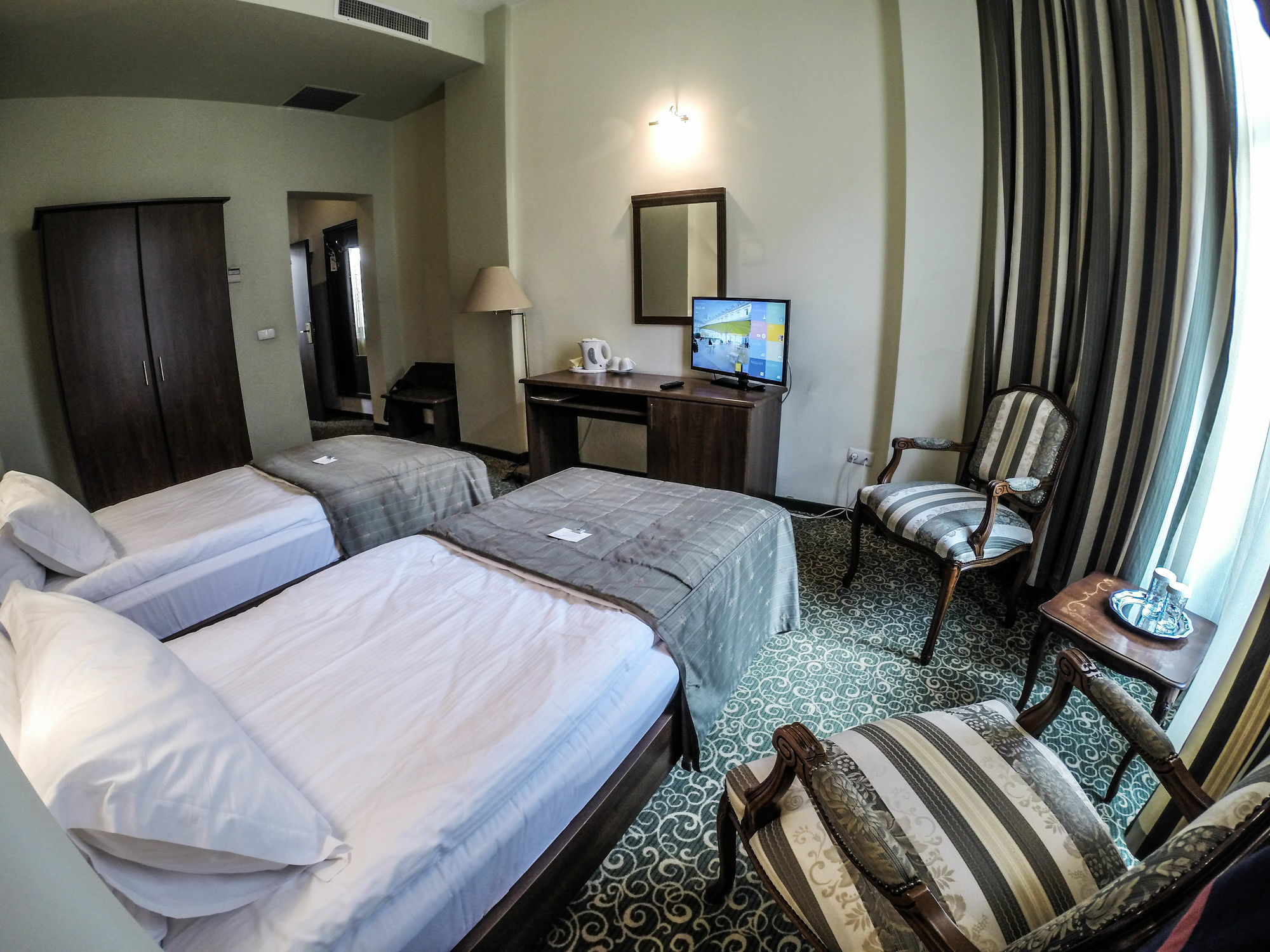 Hotel Central Ploieşti Extérieur photo